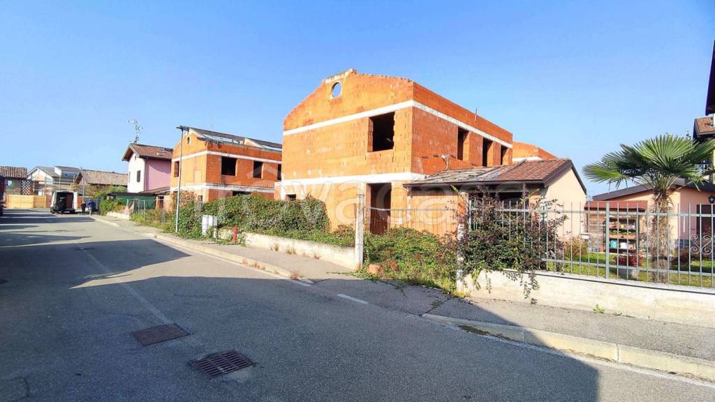 casa indipendente in vendita a Trovo