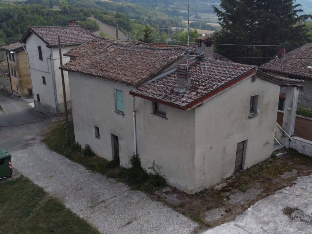 casa indipendente in vendita a Val di Nizza