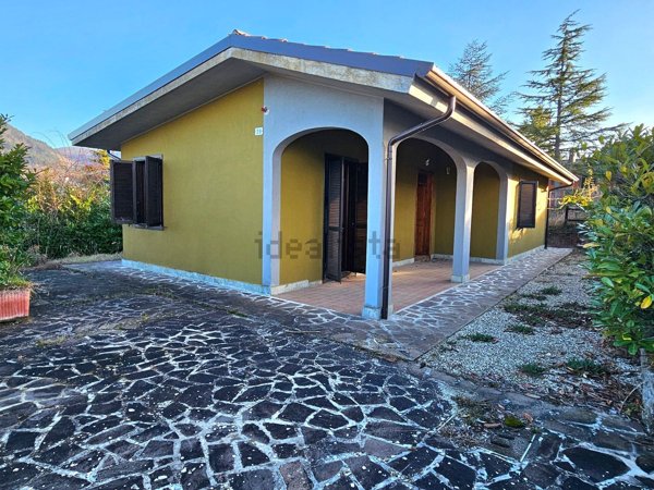 casa indipendente in vendita a Val di Nizza in zona Sant'Albano