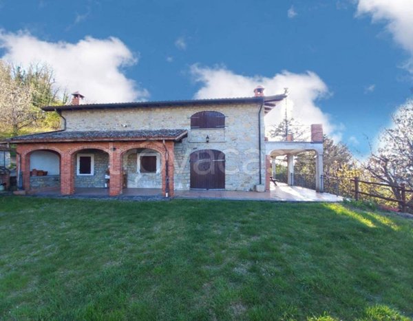 casa indipendente in vendita a Val di Nizza in zona Poggio Ferrato