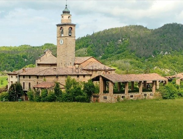 appartamento in vendita a Val di Nizza in zona Poggio Ferrato