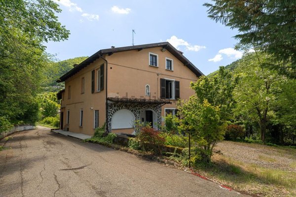casa indipendente in vendita a Val di Nizza in zona Sant'Albano