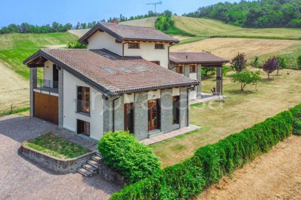 casa indipendente in vendita a Val di Nizza
