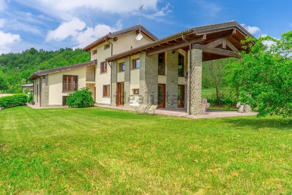 casa indipendente in vendita a Val di Nizza
