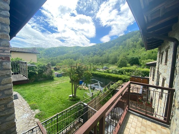 casa indipendente in vendita a Val di Nizza