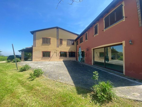 casale in vendita a Val di Nizza