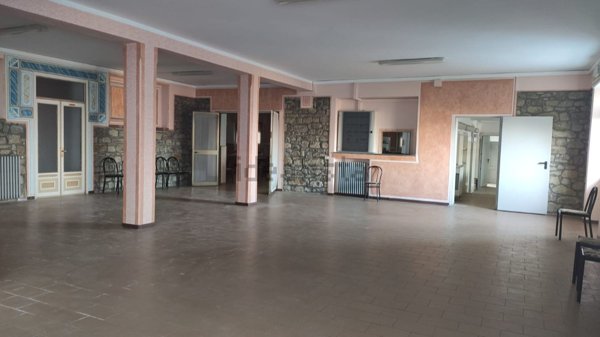 negozio in vendita a Val di Nizza