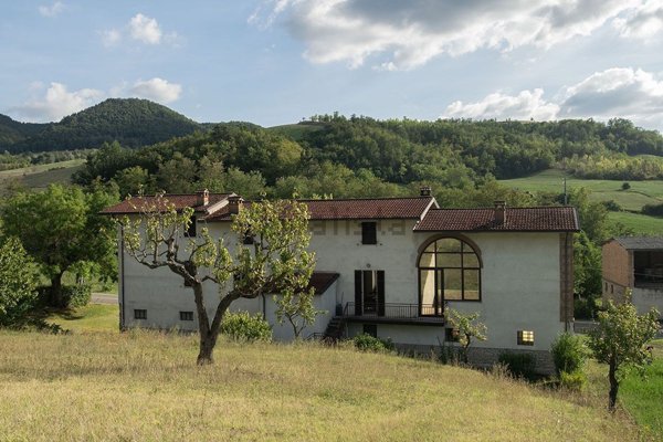 casa indipendente in vendita a Val di Nizza in zona Paravello