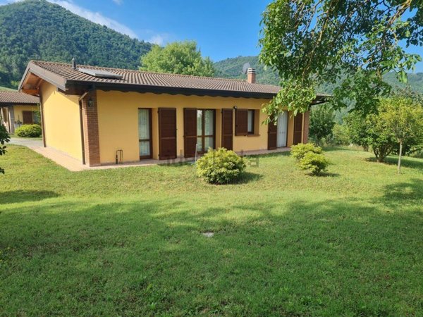casa indipendente in vendita a Val di Nizza
