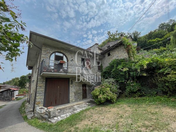 casa indipendente in vendita a Val di Nizza in zona Poggio Ferrato