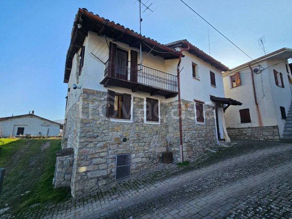 casa indipendente in vendita a Val di Nizza