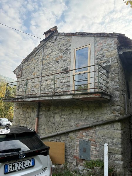casa indipendente in vendita a Val di Nizza