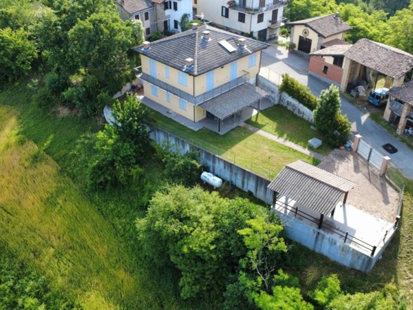 casa indipendente in vendita a Val di Nizza