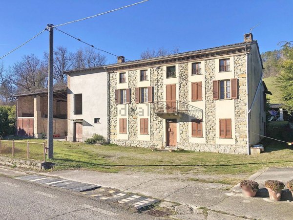 esavano in vendita a Val di Nizza