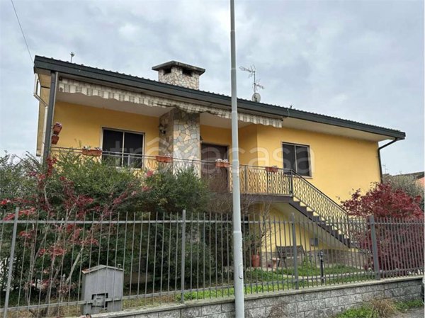 casa indipendente in vendita a Valle Salimbene in zona San Leonardo