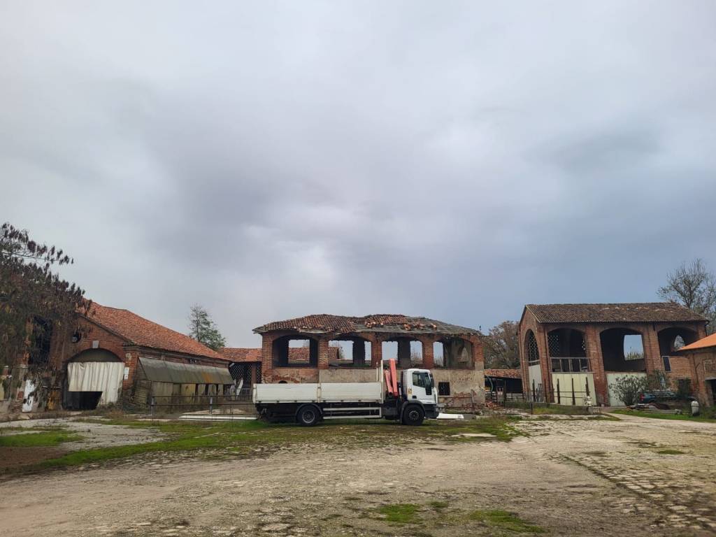 casa indipendente in vendita a Valle Salimbene