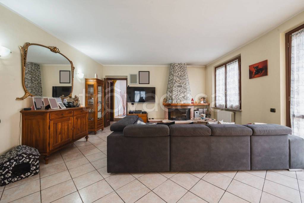 casa indipendente in vendita a Valle Salimbene in zona San Leonardo
