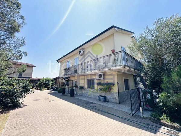 casa indipendente in vendita a Valle Salimbene