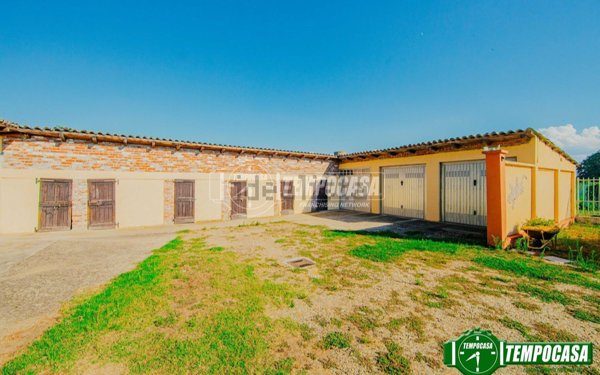 casa indipendente in vendita a Valle Salimbene