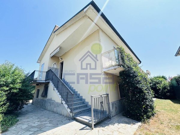 casa indipendente in vendita a Valle Salimbene