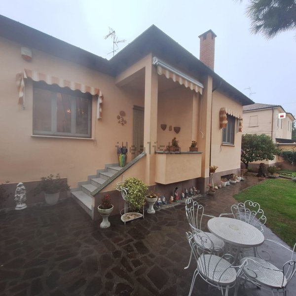 casa indipendente in vendita a Valle Salimbene in zona San Leonardo