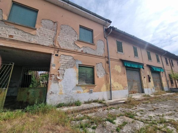 casa indipendente in vendita a Valle Salimbene in zona San Leonardo