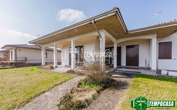 casa indipendente in vendita a Valle Salimbene in zona San Leonardo