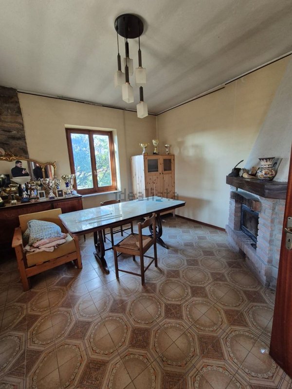 casa indipendente in vendita a Varzi