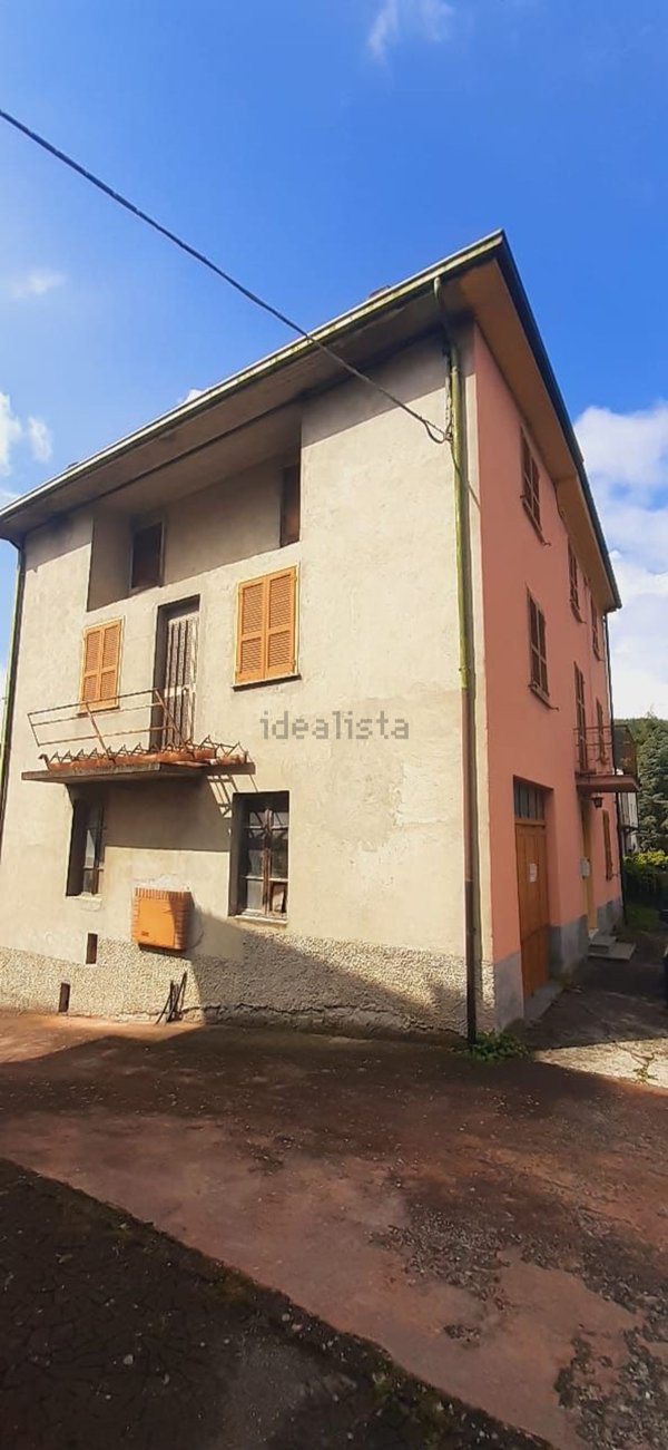 casa indipendente in vendita a Varzi