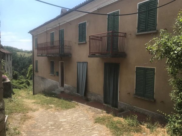 casa indipendente in vendita a Varzi