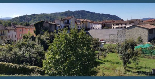 appartamento in vendita a Varzi