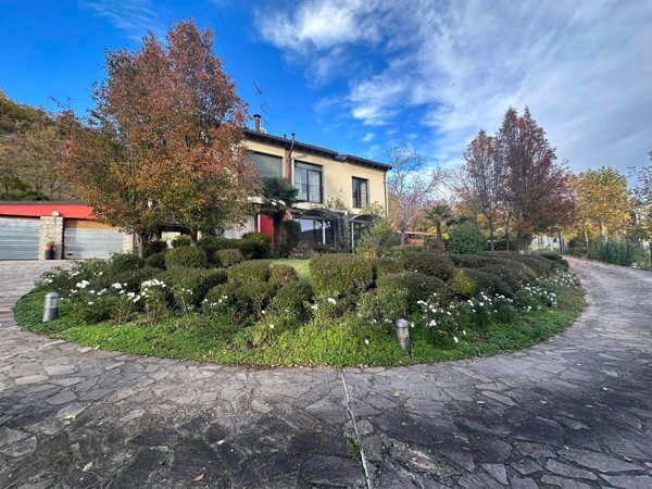 casa indipendente in vendita a Varzi