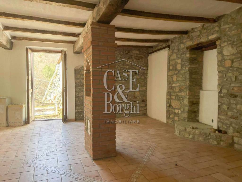 casa indipendente in vendita a Varzi in zona Casa Bertella