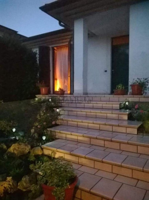 casa indipendente in vendita a Varzi