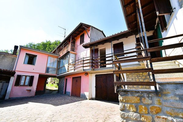 casa indipendente in vendita a Varzi