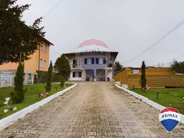 casa indipendente in vendita a Varzi in zona Pietragavina