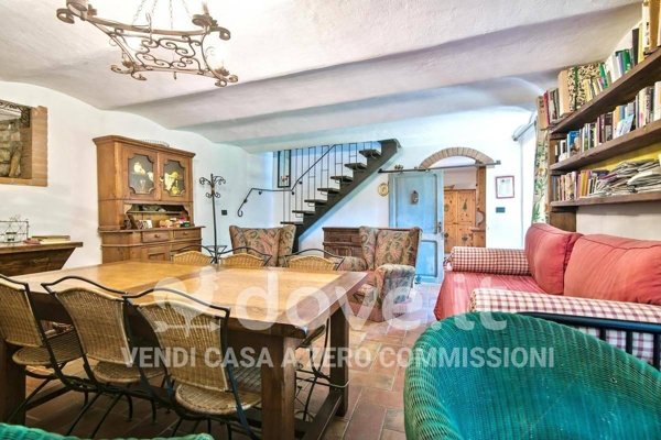 casa indipendente in vendita a Varzi in zona Bognassi