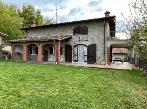 esavano in vendita a Varzi