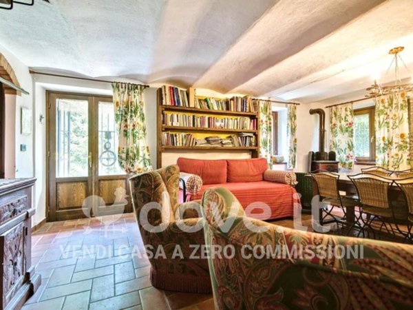 casa indipendente in vendita a Varzi in zona Bognassi