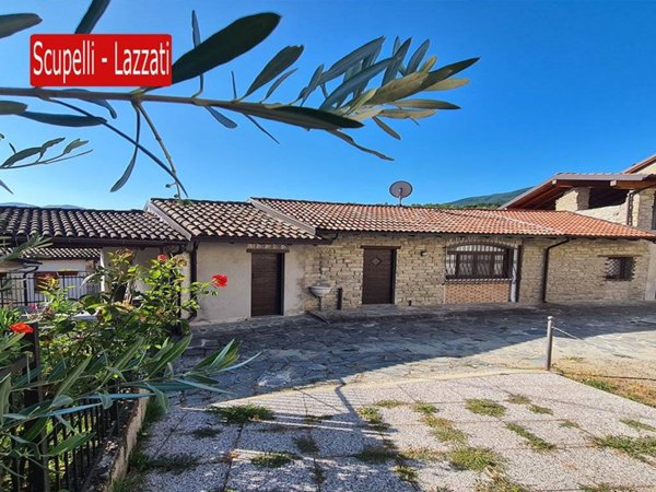 casa indipendente in vendita a Varzi