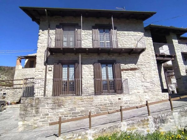 casa indipendente in vendita a Varzi