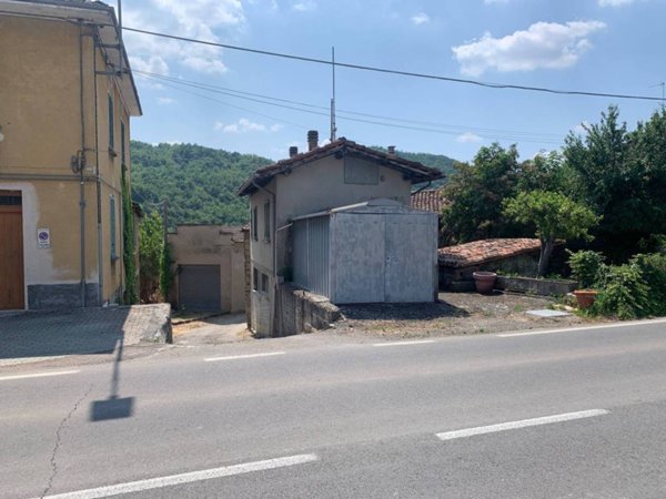 casa indipendente in vendita a Varzi