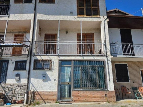 casa indipendente in vendita a Varzi