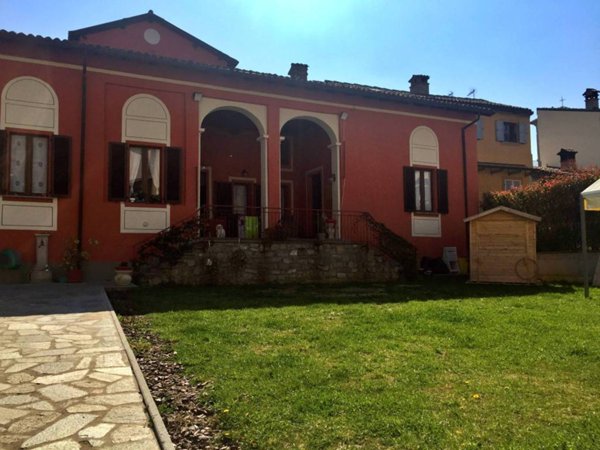 casa indipendente in vendita a Varzi