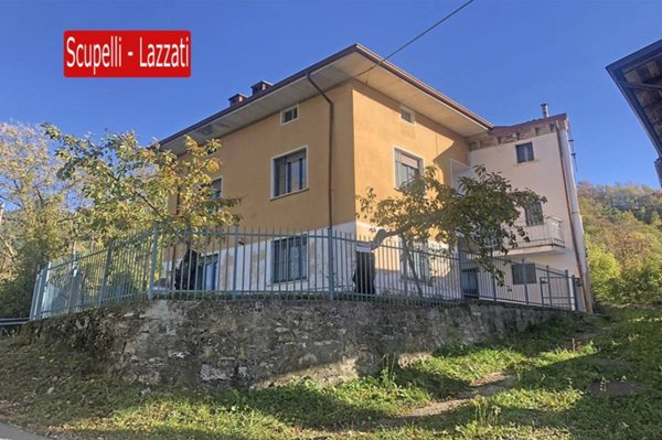casa indipendente in vendita a Varzi