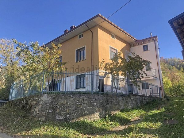 casa indipendente in vendita a Varzi
