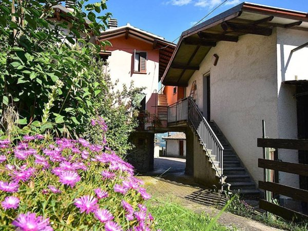 casa indipendente in vendita a Varzi