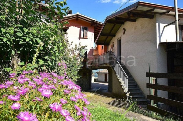 casa indipendente in vendita a Varzi