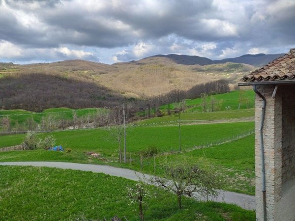 casa indipendente in vendita a Varzi
