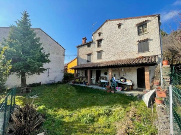 appartamento in vendita a Varzi in zona Cella